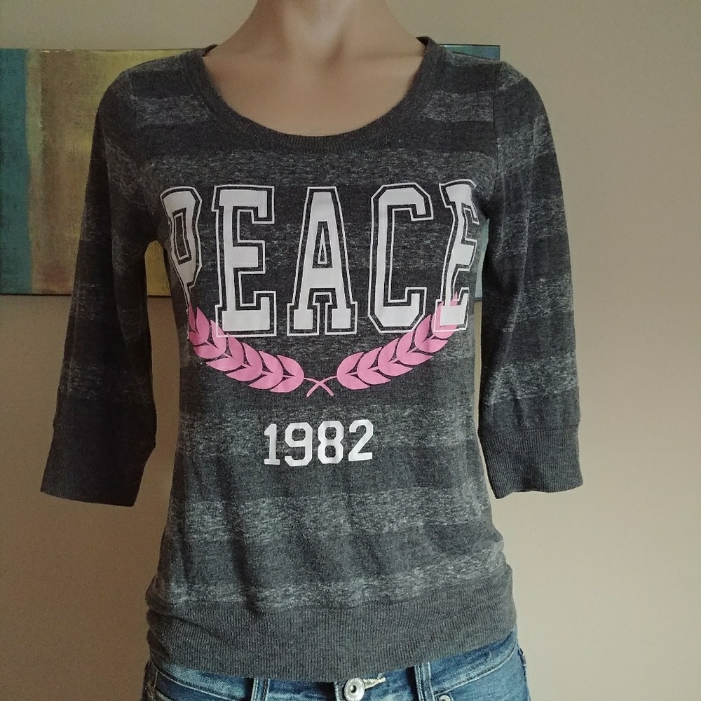 PEACE 1982 HARD CANDY 3/4 SLEEVE SCOOP NECK SHIRT